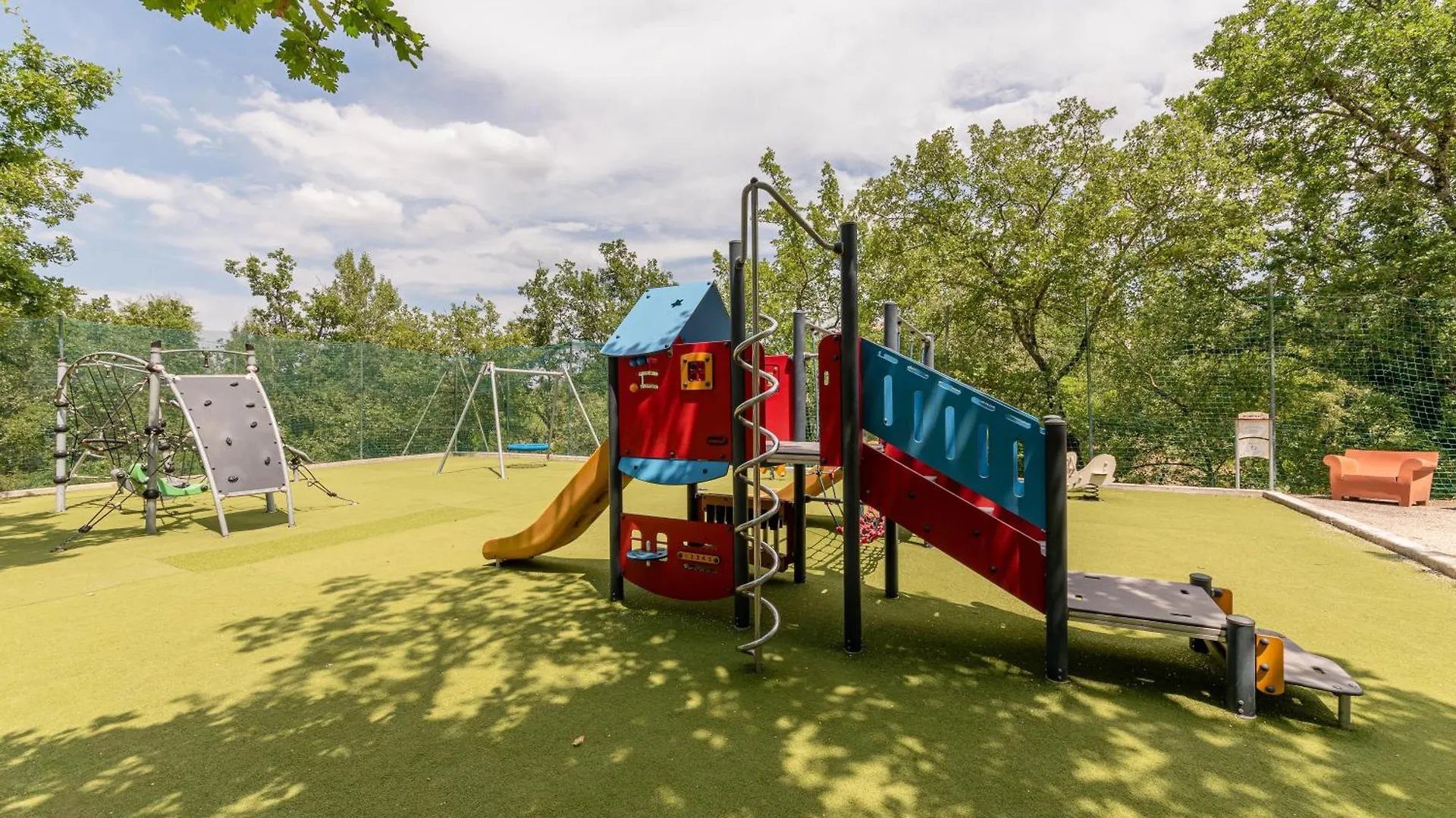 Village Pierre & Vacances Le Rouret Grospierres Üdülőpark