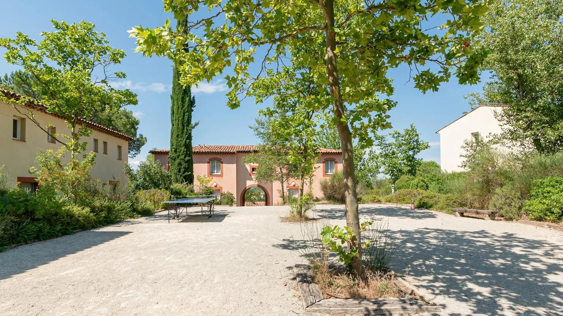 Village Pierre & Vacances Le Rouret Grospierres Franciaország